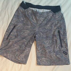 Women’s Patagonia Tyrolean bike shorts- Mississippi Delta Smokey violet